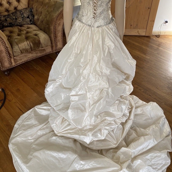 Farage Paris Galaxy New York Amelia European Size 40 - US Size 10 - Ivory Bridal - Picture 7 of 8